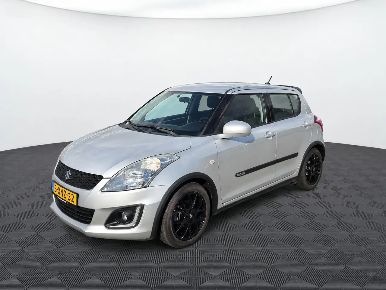 Suzuki Swift 1.2 Dynamic Easss 2014, foto 1