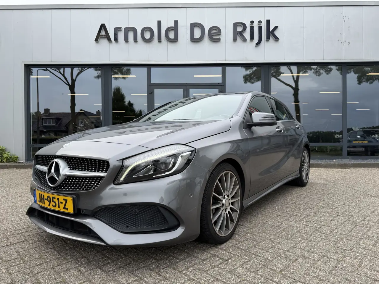 Mercedes-Benz A-Klasse 160 Prestige 2016, foto 1