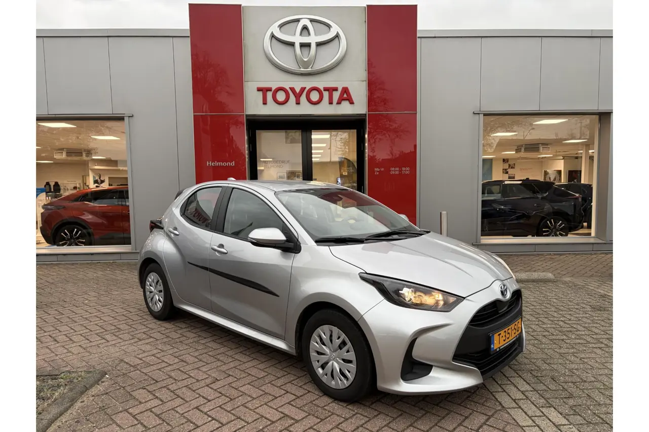 Toyota Yaris 1.5 Hybrid Active 2023, photo 1