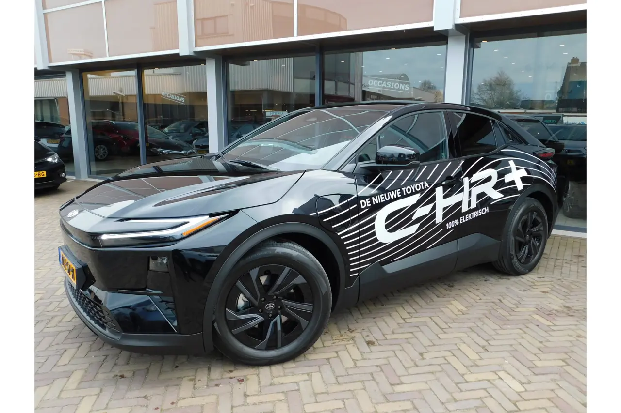 Toyota C-HR First Edition 77 kWh 2026, foto 1
