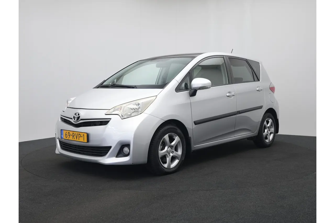 Toyota Verso-S 1.3 VVT-i Aspiration 2011, foto 1