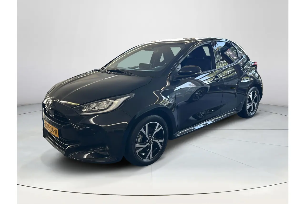 Toyota Yaris 1.5 Hybrid 115 Dynamic Comfort Pack 2025, photo 1