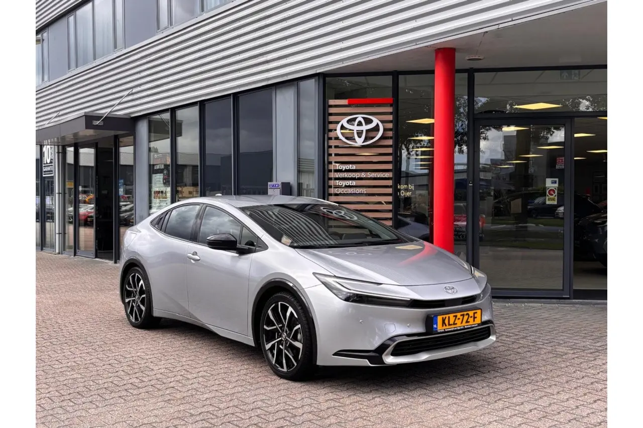 Toyota Prius 2.0 PHEV 220 Executive 2024, foto 1