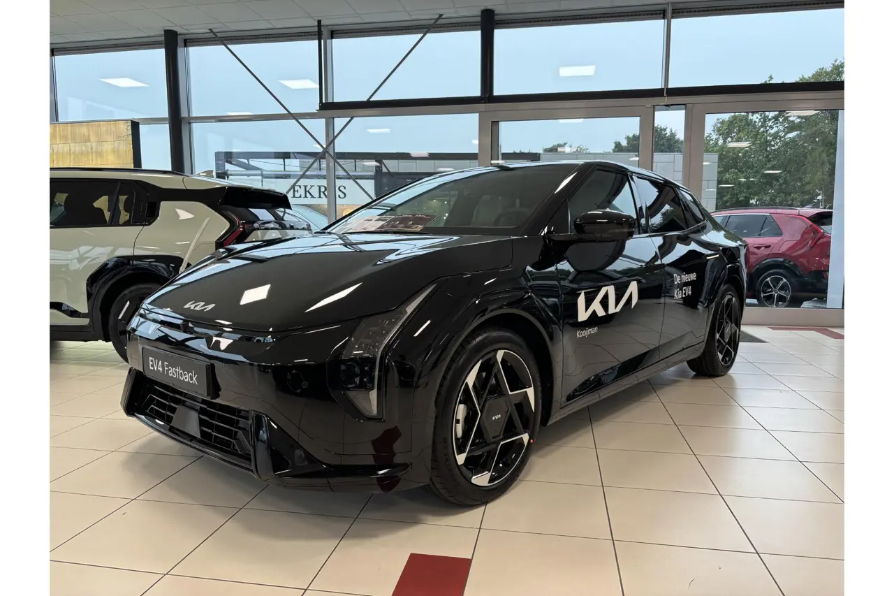 Kia EV4 Fastback Gt-Plusline 81.4 kWh 2025, foto 1