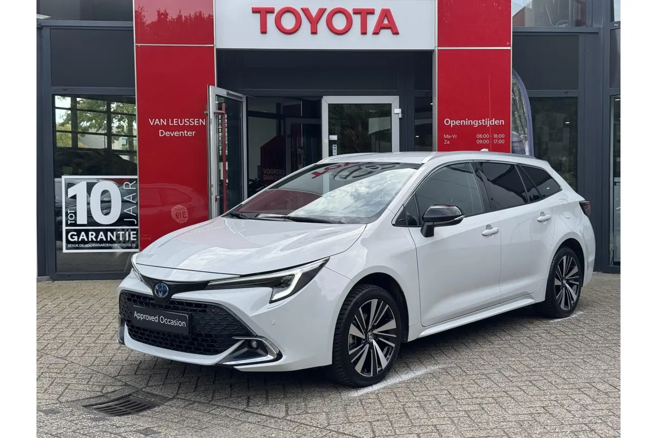 Toyota Corolla Hybrid 140 Dynamic 2025, foto 1