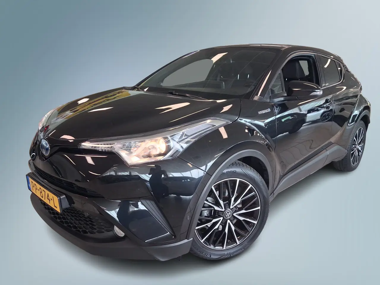 Toyota C-HR 1.8 Hybrid Executive 2017, foto 1