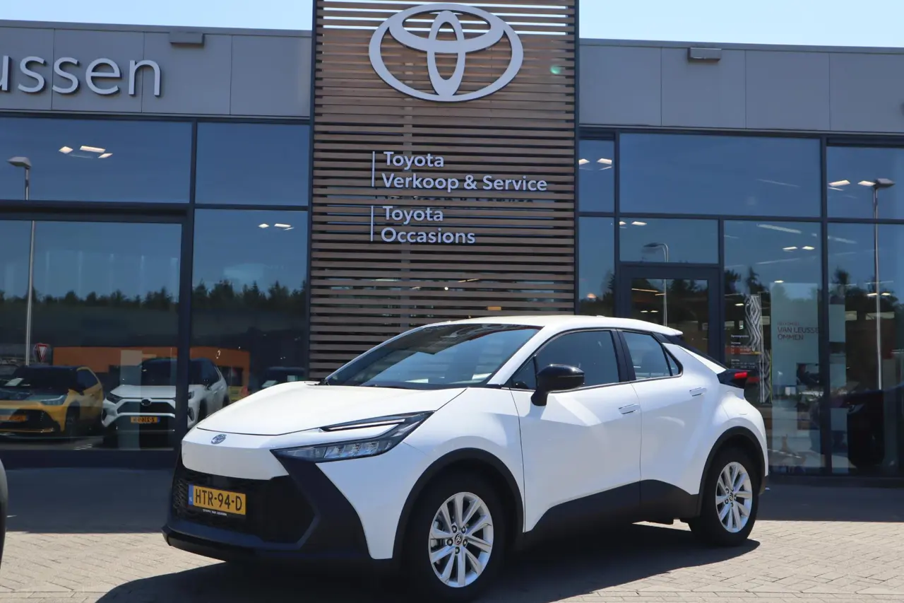 Toyota C-HR 1.8 Hybrid 140 2025, foto 1