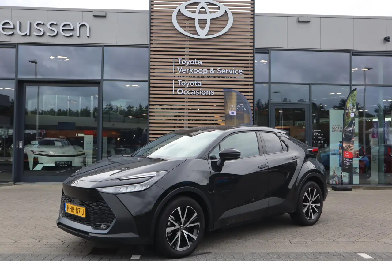 Toyota C-HR 220 Plug-In Hybrid Dynamic 2025, foto 1