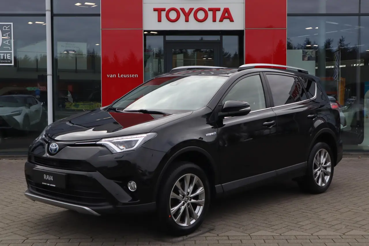 Toyota RAV4 2.5 Hybrid Executive 2018, foto 1