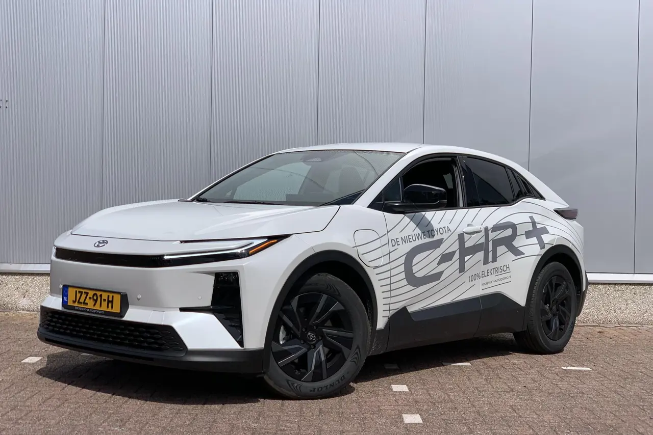 Toyota C-HR First Edition 77 kWh 2026, foto 1