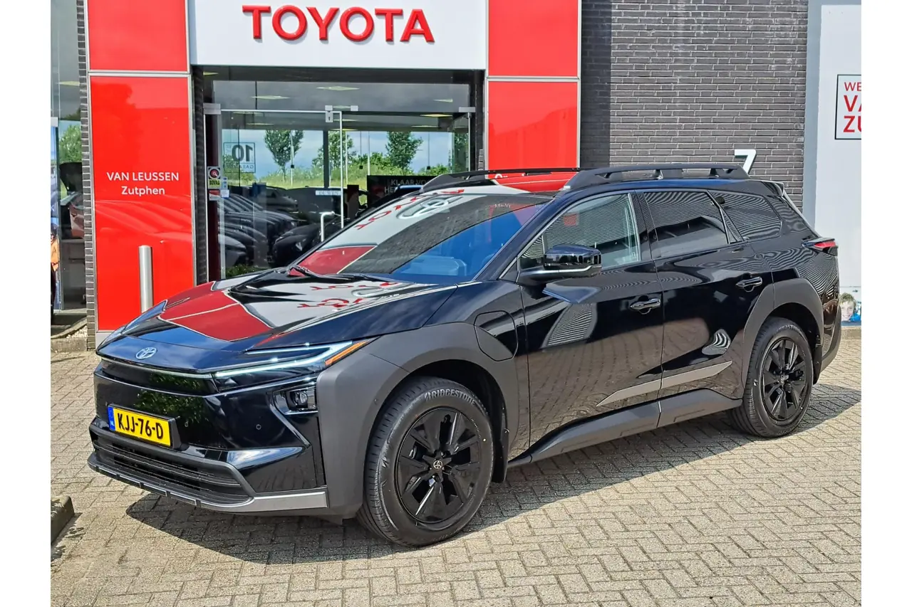 Toyota bZ4X Executive AWD 75 kWh 2026, foto 1