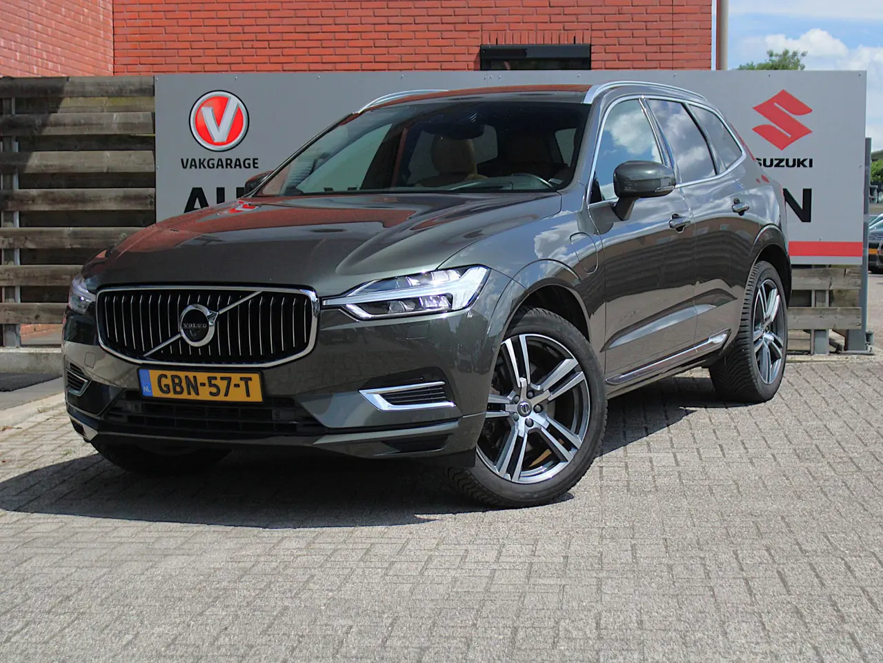 Volvo XC60 2.0 Recharge T8 AWD R-Design 2020, foto 1