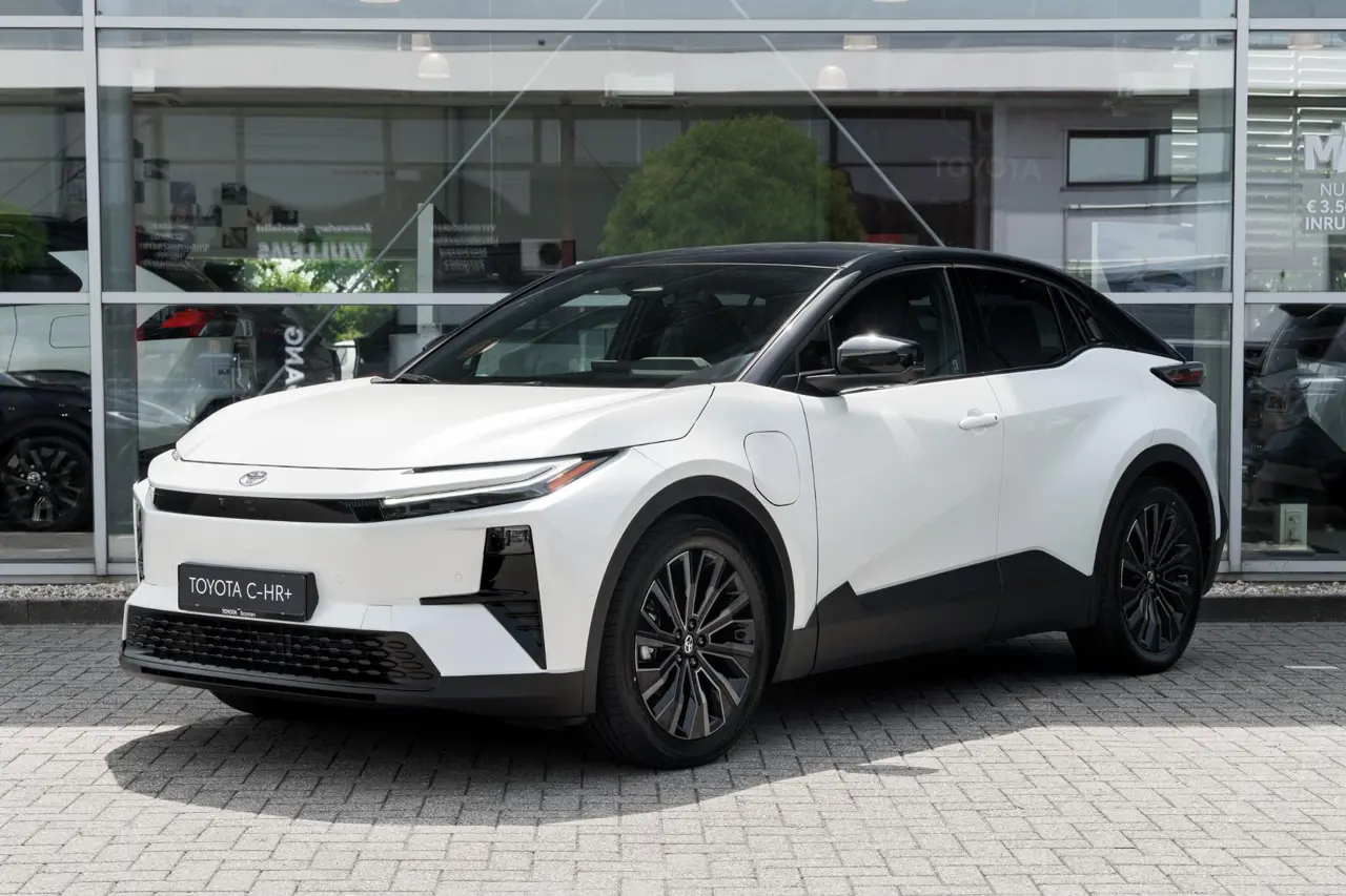 Toyota C-HR Executive AWD 77 kWh 2026, foto 1