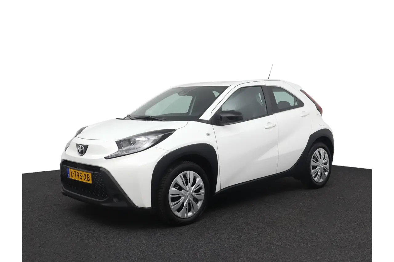 Toyota Aygo X 1.0 VVT-i S-CVT Play 2024, foto 1