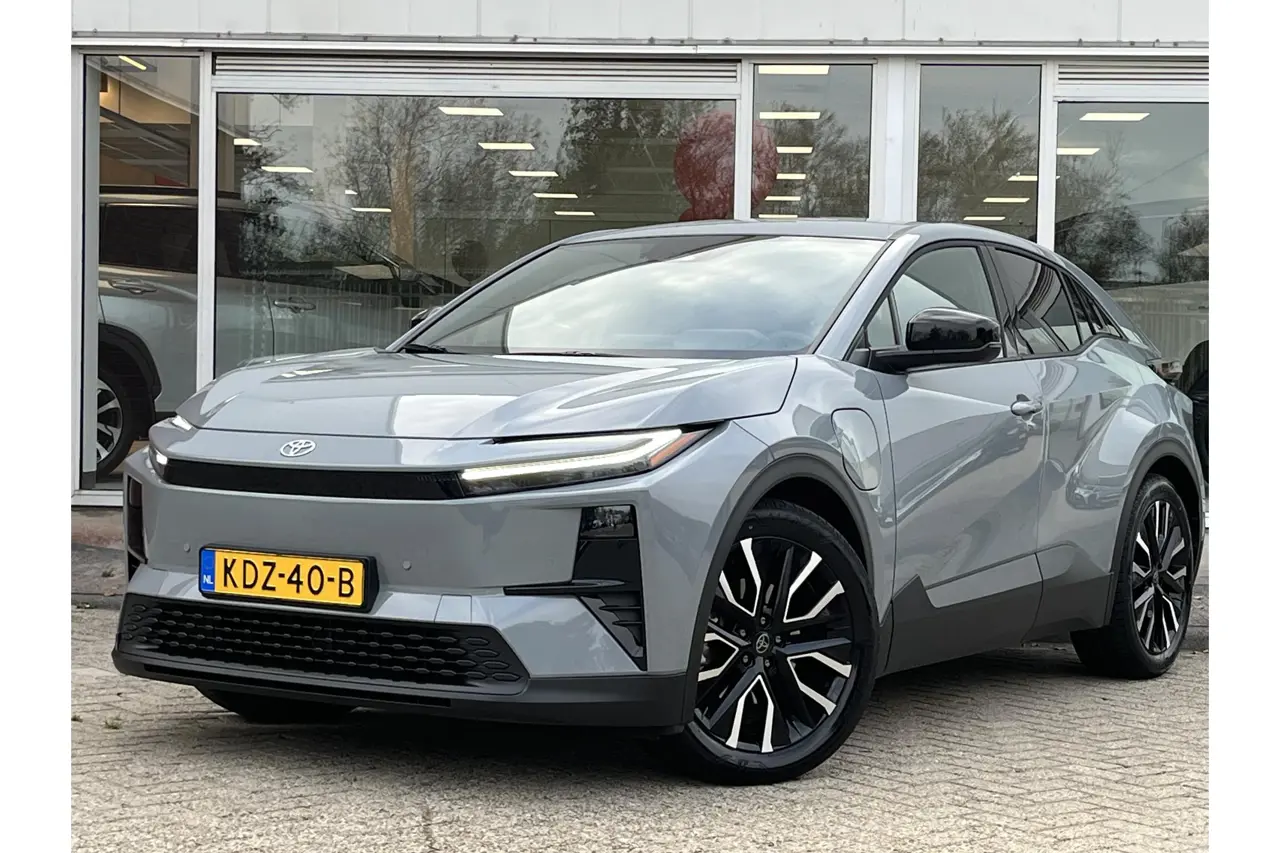 Toyota C-HR First Edition 77 kWh 2026, foto 1