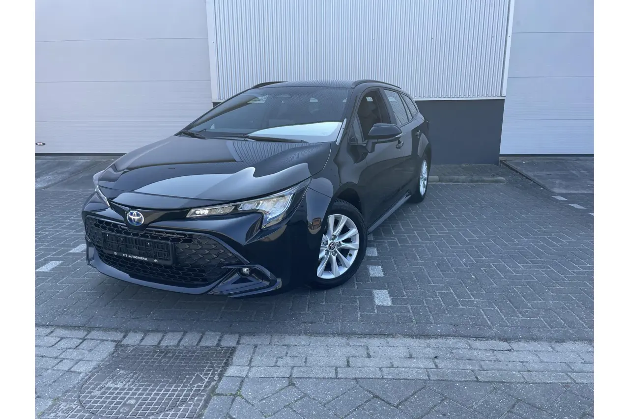 Toyota Corolla Touring Sports Hybrid 140 Business 2025, photo 1