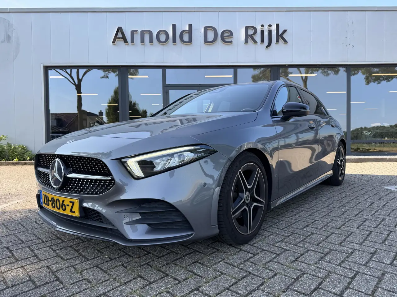 Mercedes-Benz A-Klasse 180 Business Solution Amg Night Upgrade 2019, foto 1