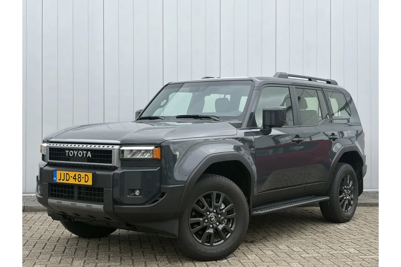 Toyota Land Cruiser Prado 2.4 Benzine Automaat 282Pk 4WD 7 Persoons Pano Leder Geel Kenteken Margeauto 2024, photo 1