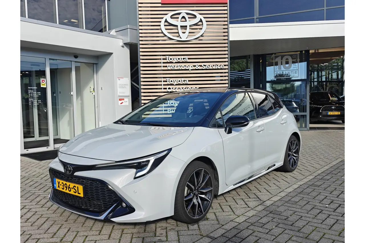 Toyota Corolla Hybrid 140 Gr Sport 2024, foto 1