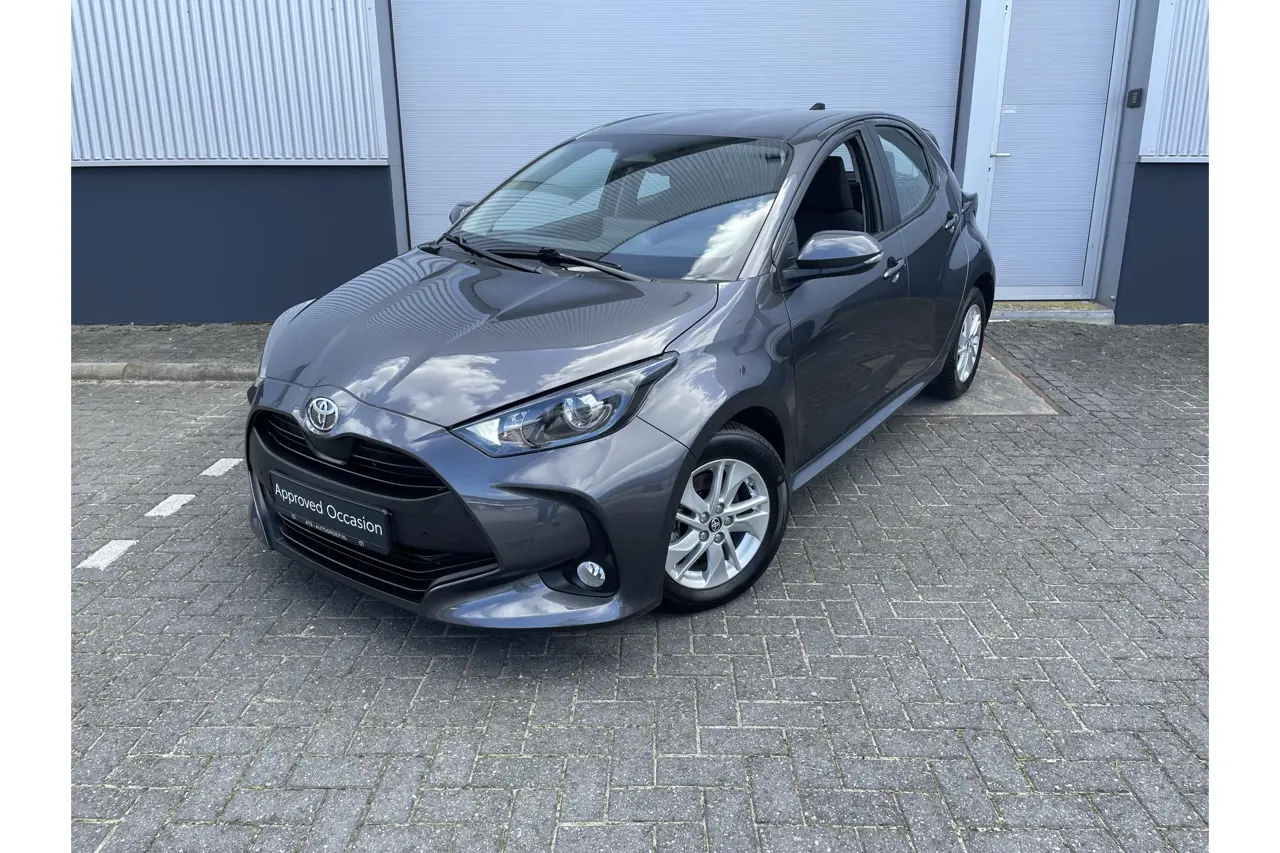 Toyota Yaris 1.5 Hybrid 115 Business Special 2025, photo 1