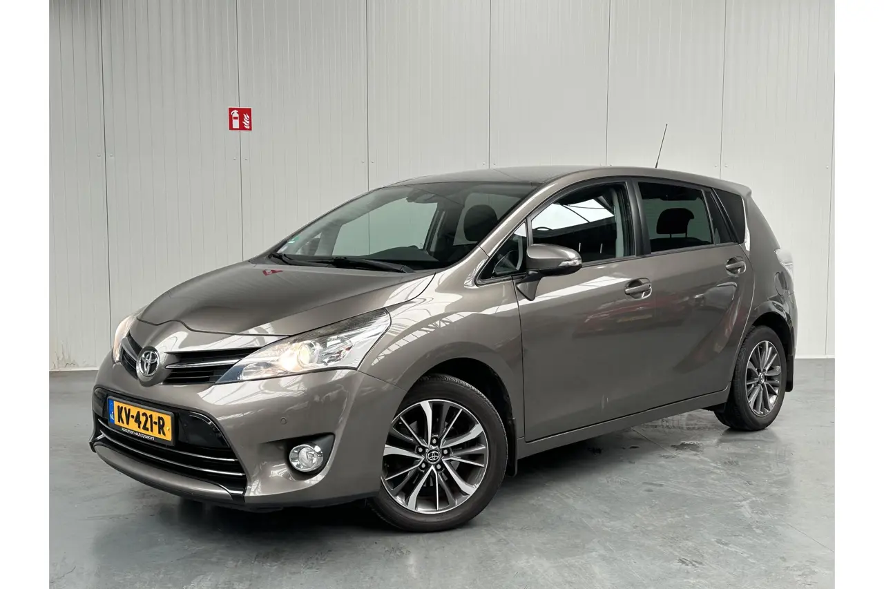 Toyota Verso 1.6 VVT-i Dynamic 2017, foto 1