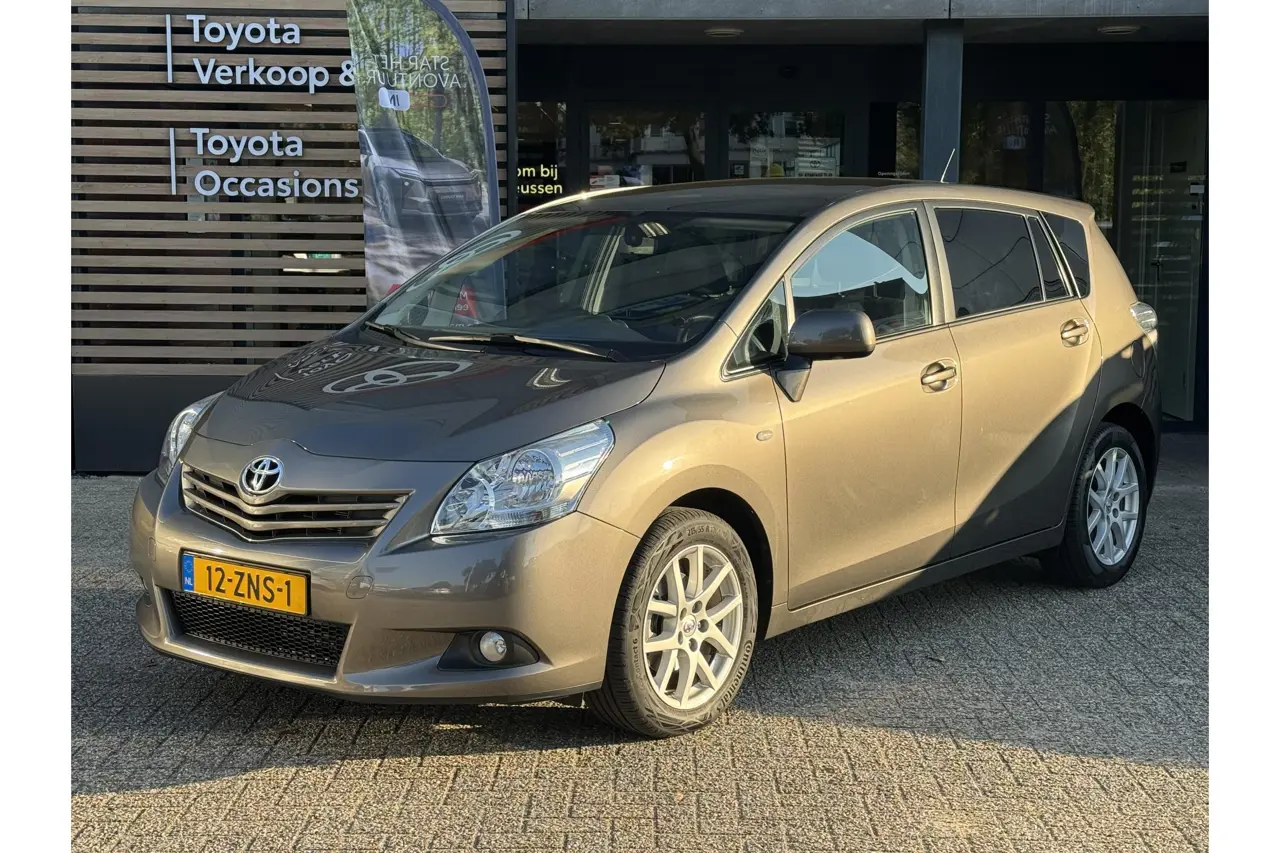 Toyota Verso 1.8 VVT-i Business Titanium 2013, foto 1