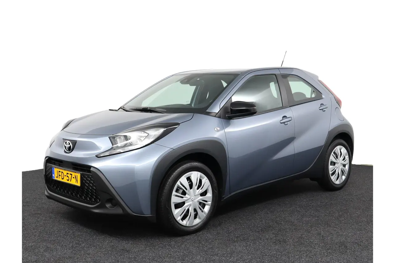 Toyota Aygo X 1.0 VVT-i S-CVT Play 2025, foto 1