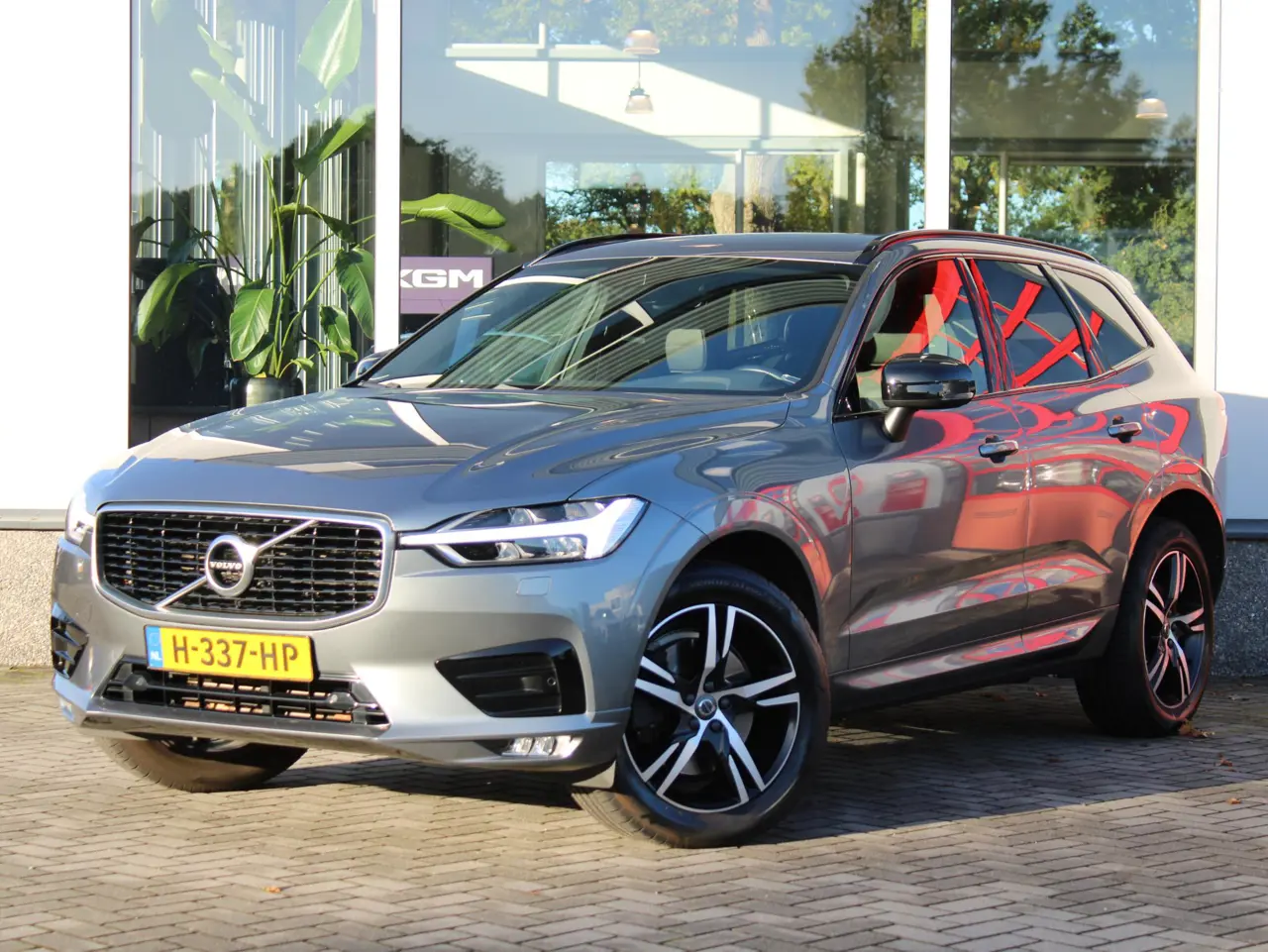 Volvo XC60 2.0 T4 Inscription R-Design 2019, foto 1