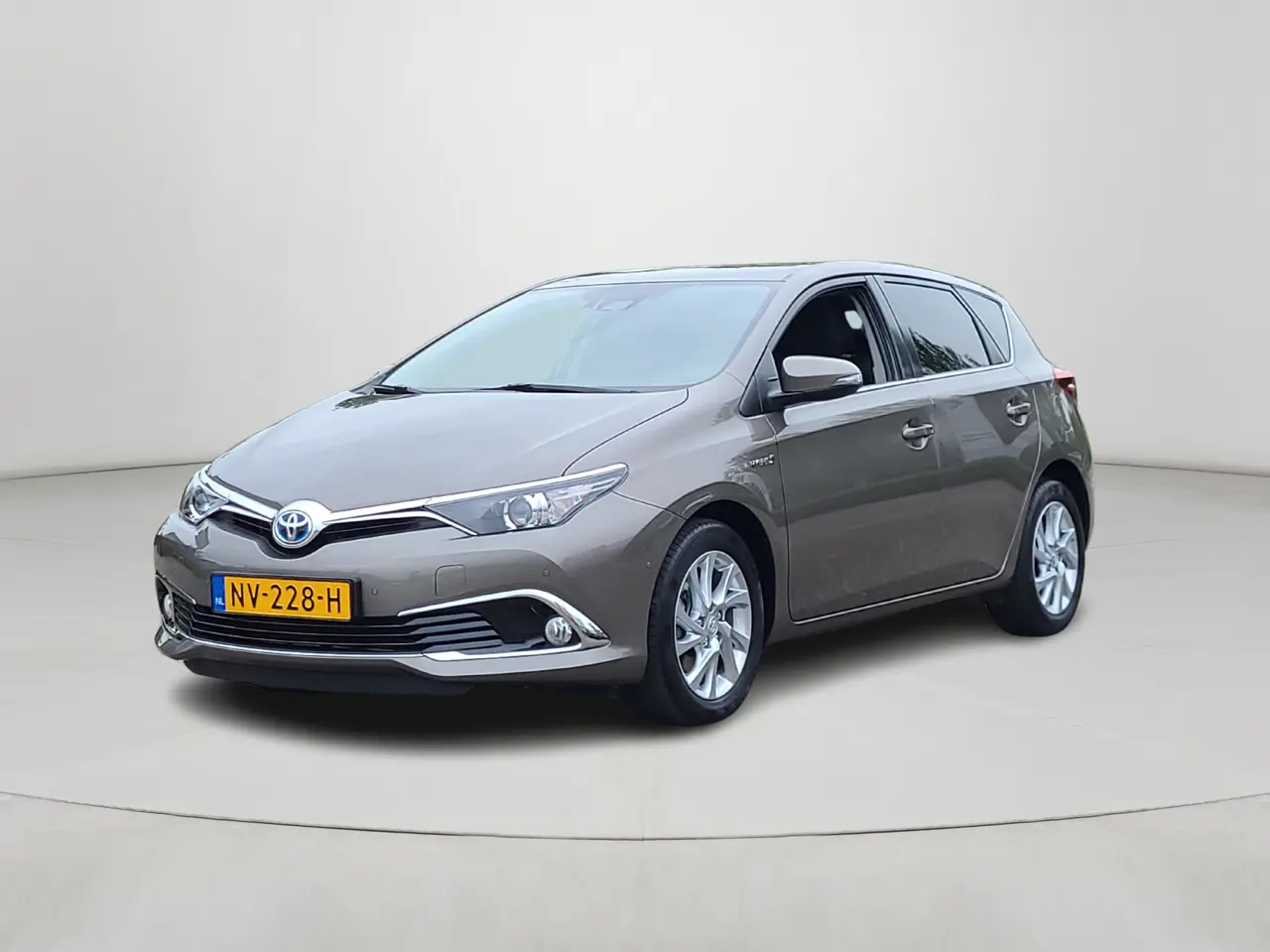 Toyota Auris 1.8 Hybrid Executive 2017, foto 1