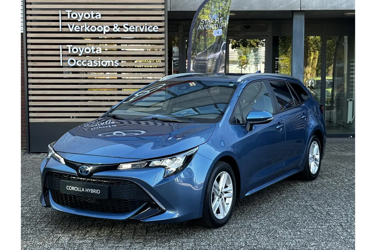 Toyota Corolla 1.8 Hybrid Business Plus 2022, foto 1