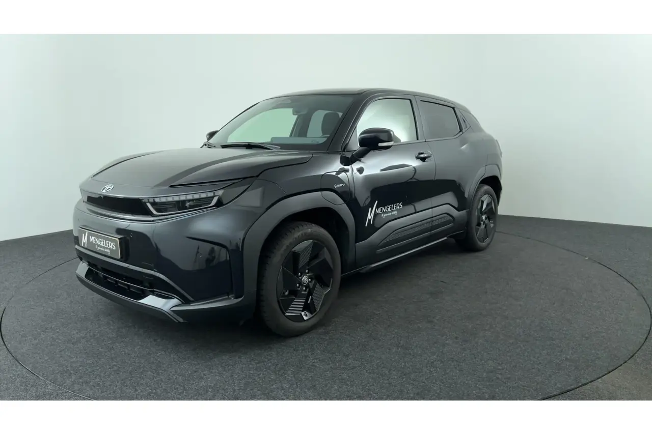 Toyota Urban Cruiser Dynamic 61 kWh 2026, foto 1