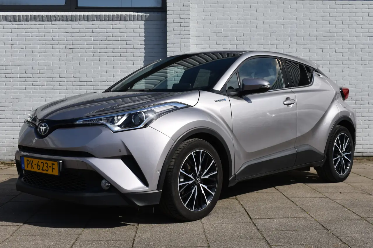 Toyota C-HR 1.8 Hybrid Executive Automaat 122Pk 2017, foto 1