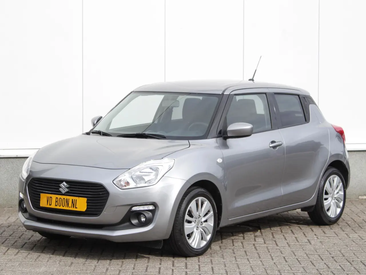 Suzuki Swift 1.2 Select 2019, photo 1