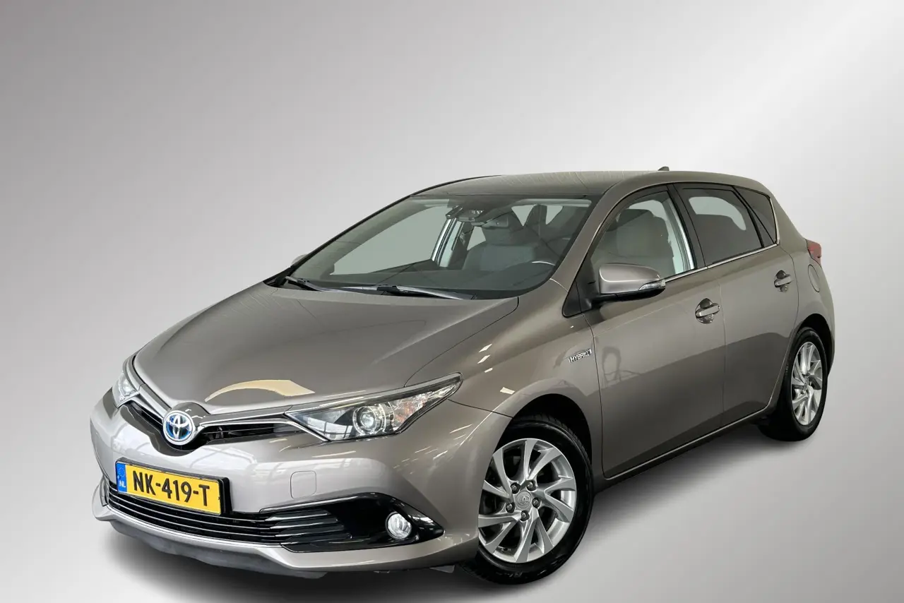 Toyota Auris 1.8 Hybrid Trend, Panoramadak, 2016, foto 1
