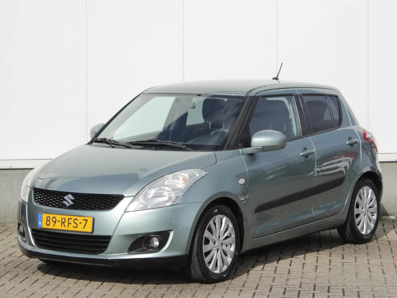 Suzuki Swift 1.2 Exclusive 2011, foto 1