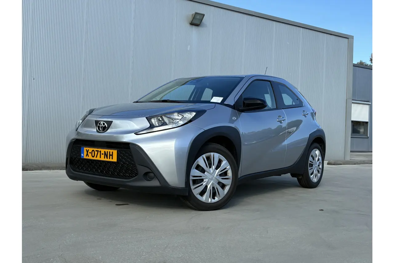 Toyota Aygo X 1.0 VVT-i S-CVT Play 2023, foto 1