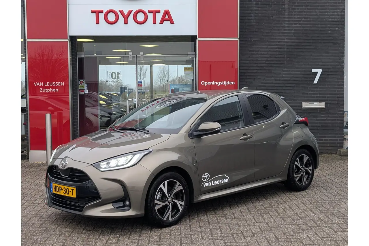 Toyota Yaris 1.5 Hybrid 115 First Edition 2025, foto 1
