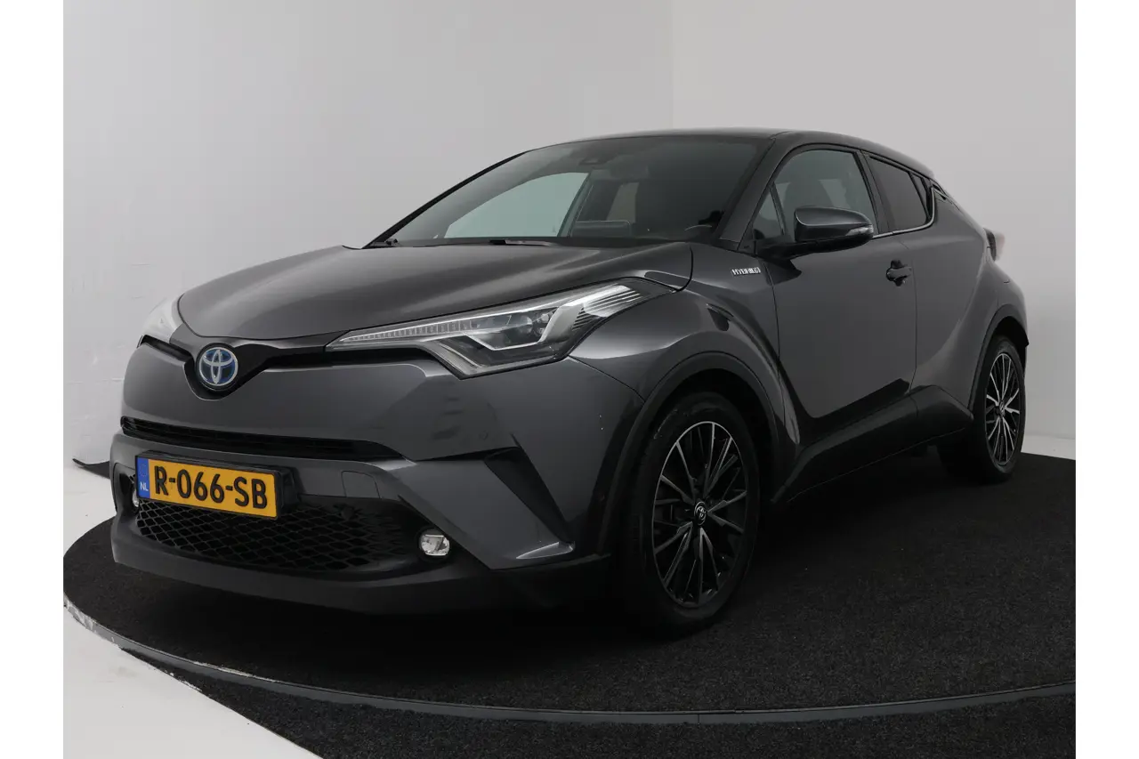 Toyota C-HR 1.8 Hybrid Executive Bi-Tone 2018, photo 1