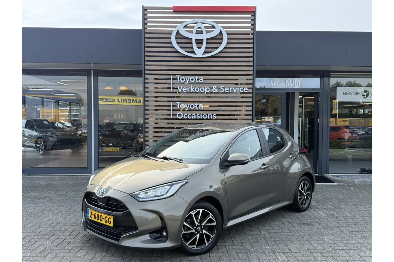 Toyota Yaris 1.5 Hybrid Dynamic 2023, foto 1