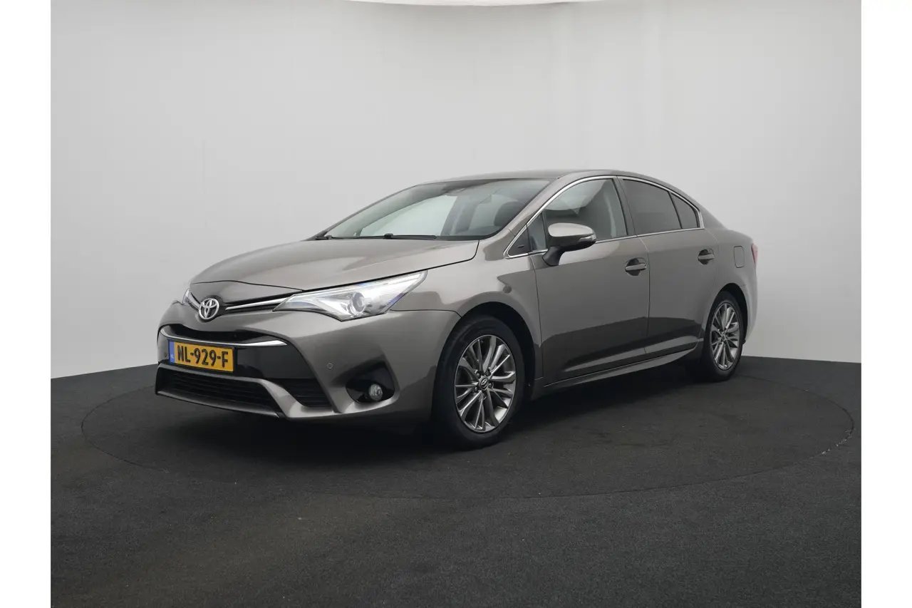 Toyota Avensis 1.8 VVT-i Executive 2017, foto 1