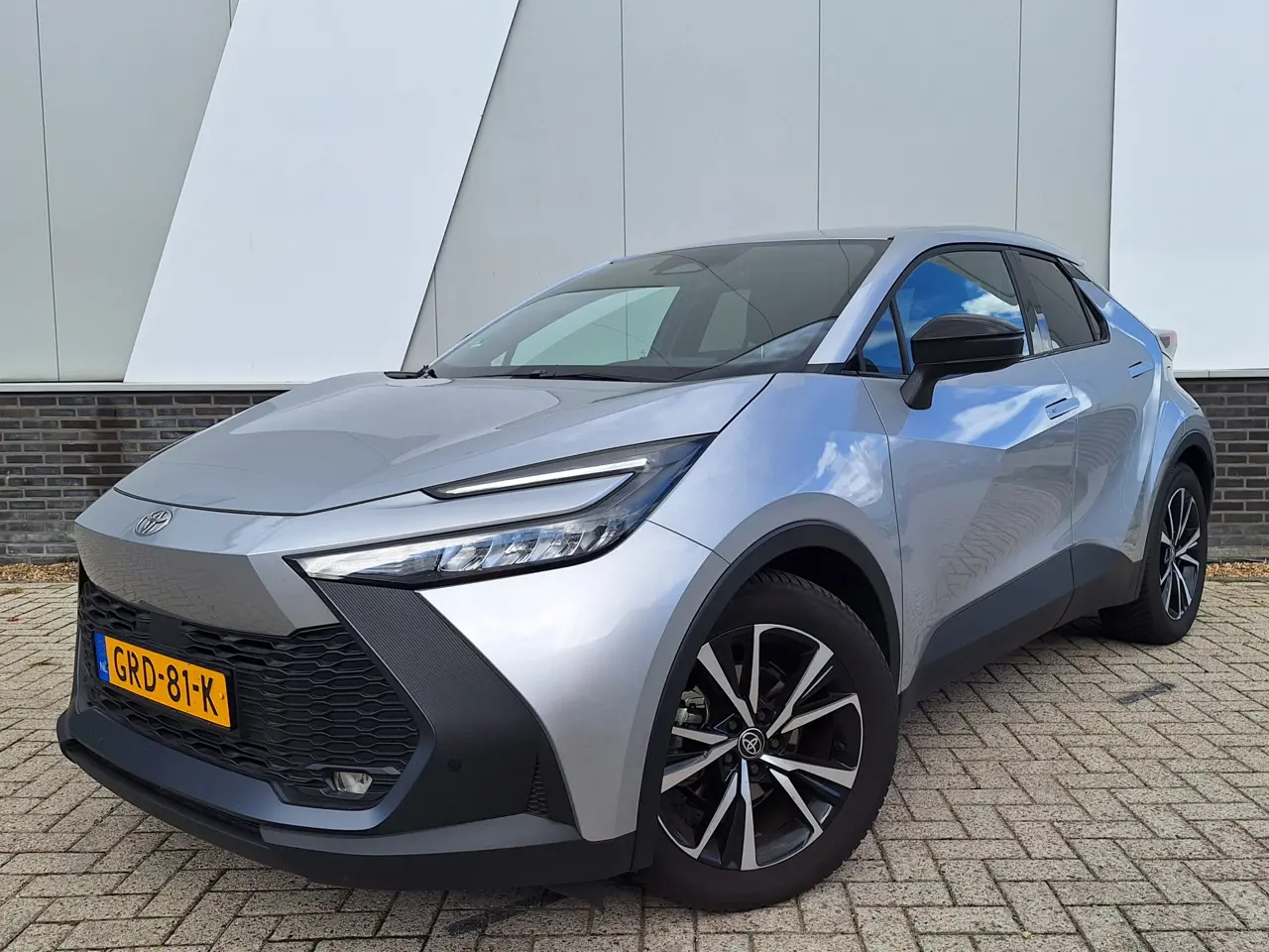 Toyota C-HR 1.8 Hybrid 140 Dynamic Navi Pdc V+A Dode Hoek Detectie Apple 2024, foto 1