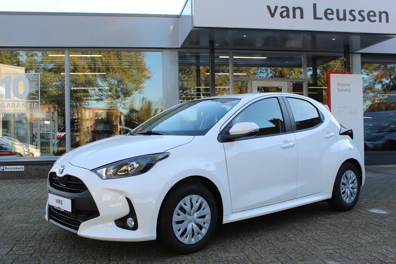Toyota Yaris 1.5 Hybrid 2022, foto 1