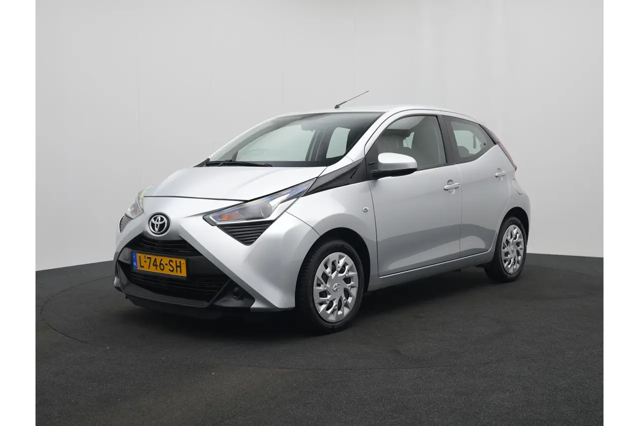 Toyota Aygo 1.0 VVT-i X-Play 2021, foto 1
