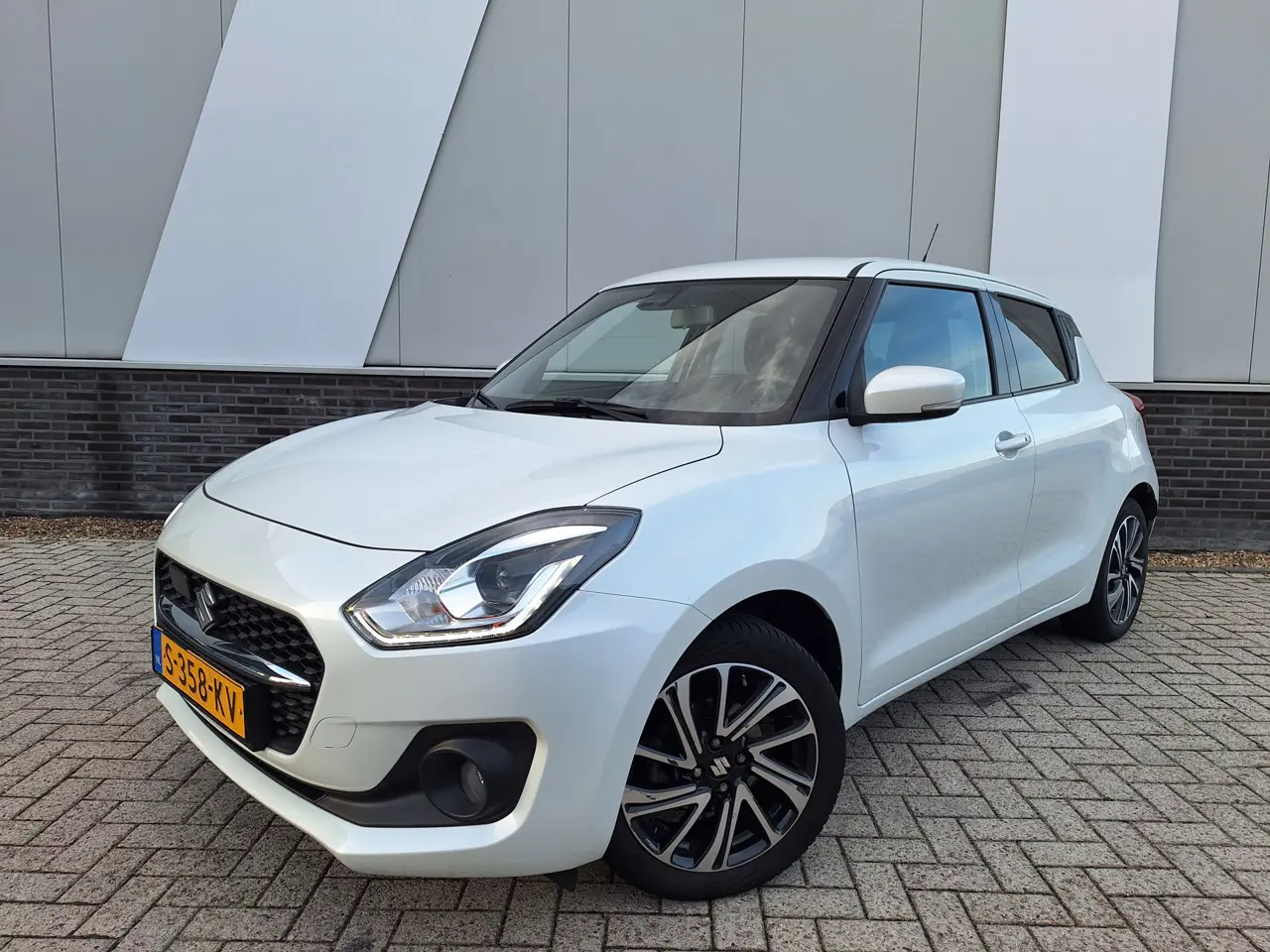 Suzuki Swift 1.2 Style Smart Hybrid Dode Hoek Detectie Pdc Achter Ad Cruise Apple 2023, foto 1