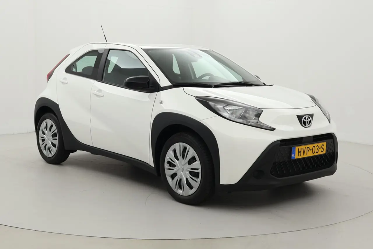 Toyota Aygo X 1.0 VVT-i Mt Play 2025, foto 1