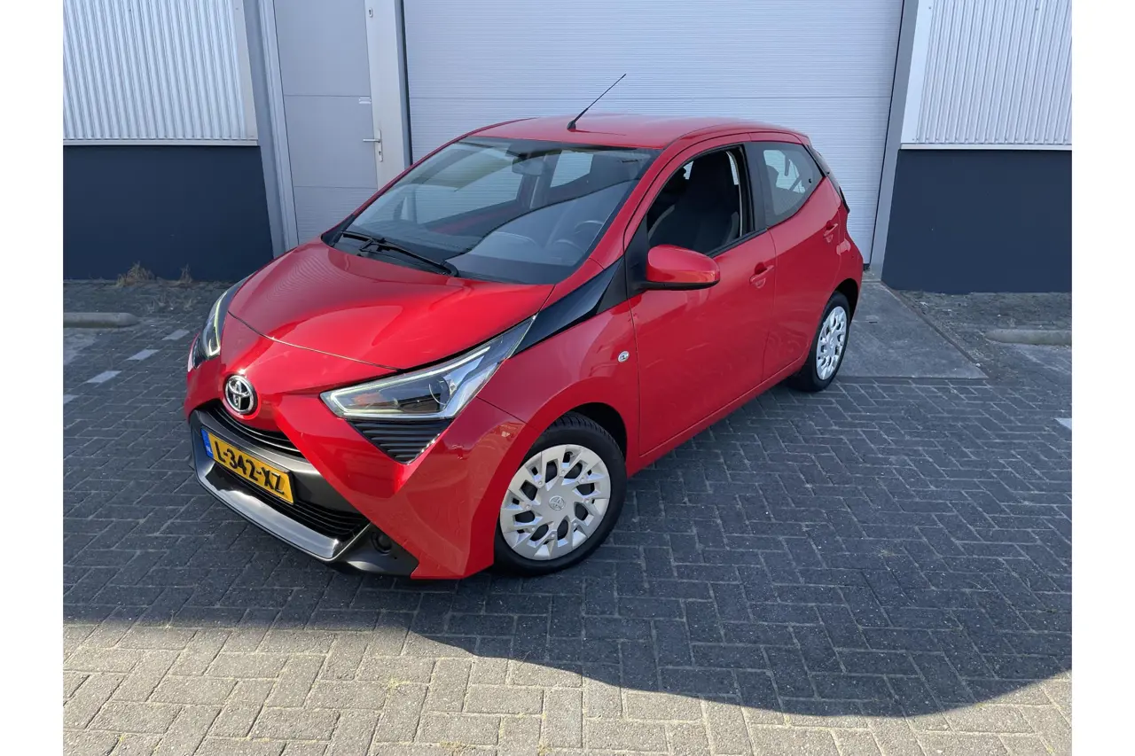 Toyota Aygo 1.0 VVT-i X-Play 2021, foto 1