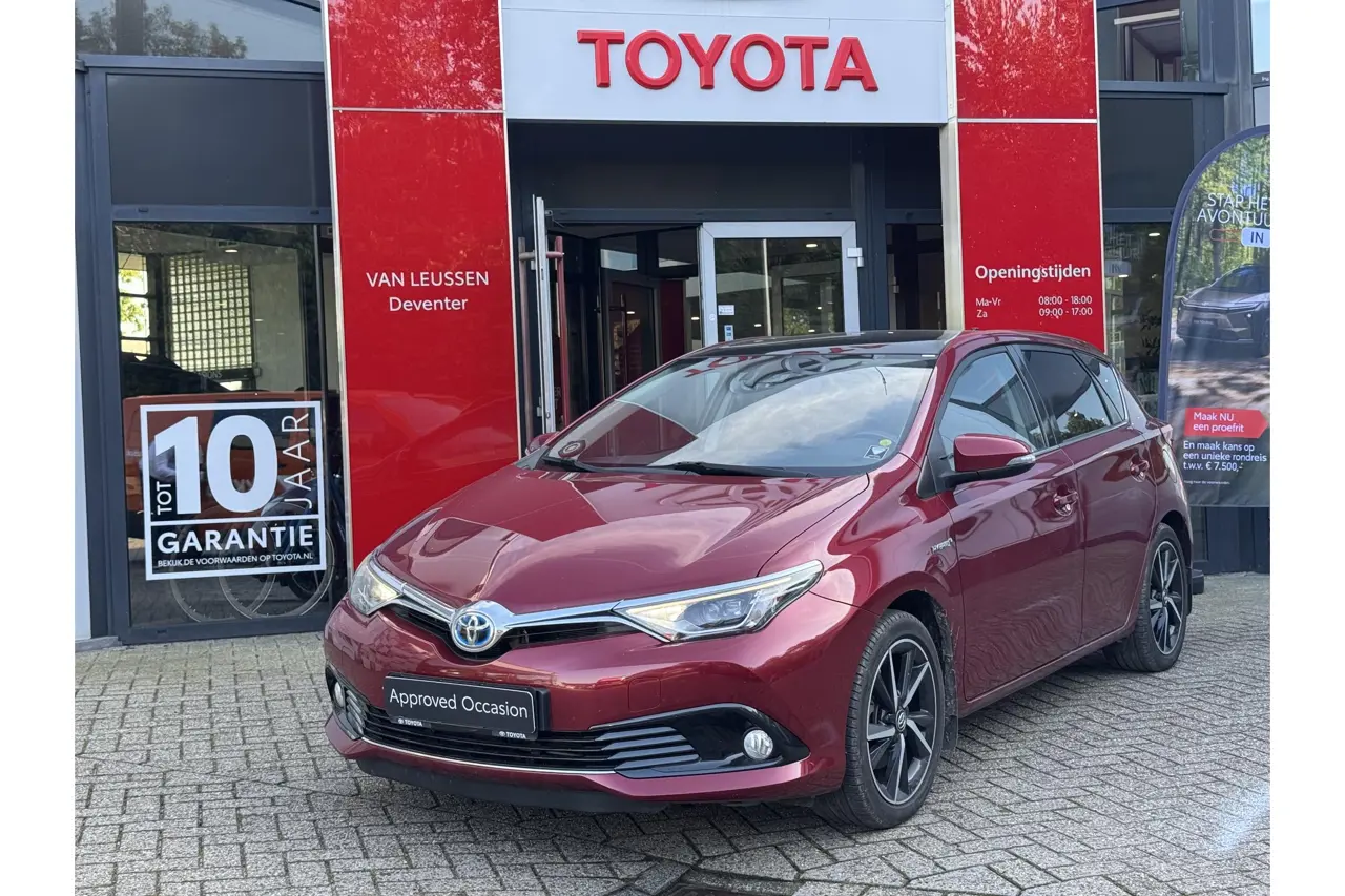 Toyota Auris 1.8 Hybrid Executive 2017, foto 1