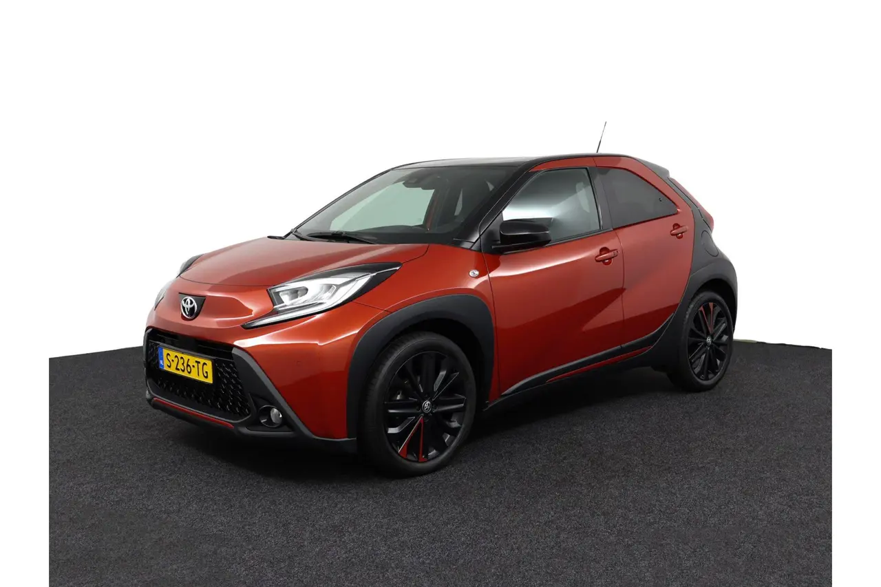 Toyota Aygo X 1.0 VVT-i Mt Premium 2023, foto 1