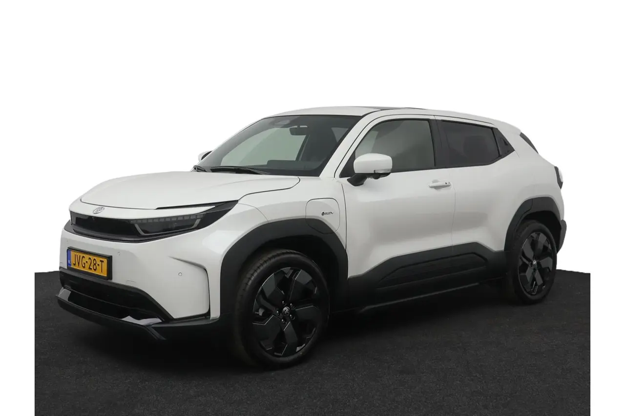 Toyota Urban Cruiser Executive 61 kWh 2026, foto 1