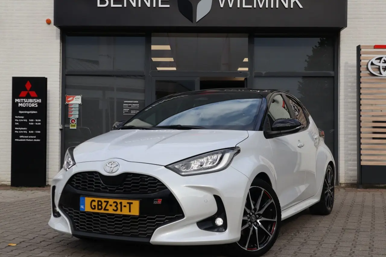 Toyota Yaris 1.5 Hybrid 130 Gr Sport Plus Panodak 2024, photo 1